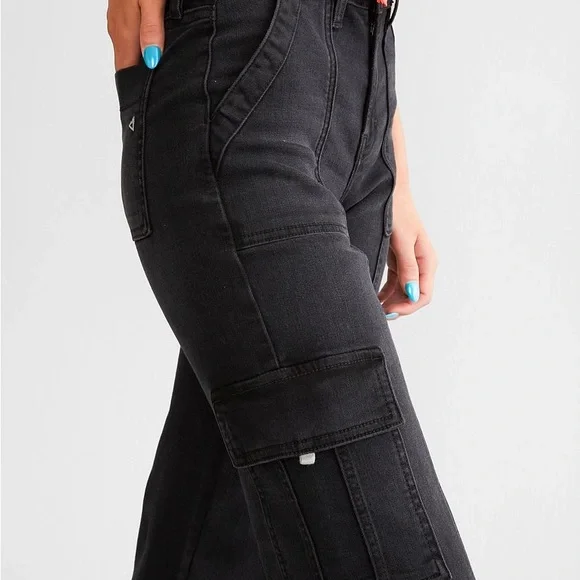 Hidden Black Cargo Pants - Picture 4 of 6